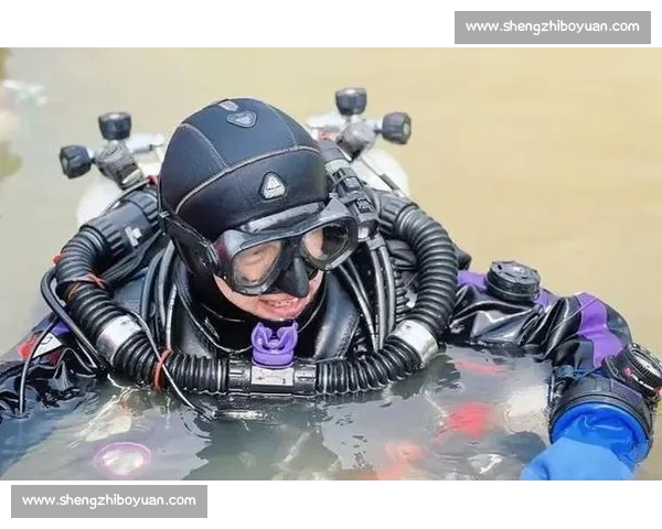 中国女潜水员勇闯圣龙潭:238 米深渊的生死博弈 中国女潜水员勇闯圣龙潭:238 米深渊的生死博弈