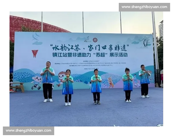 非遗助威苏超:淮剧歌舞杂技燃爆盐城中场 非遗助威苏超:淮剧歌舞杂技燃爆盐城中场