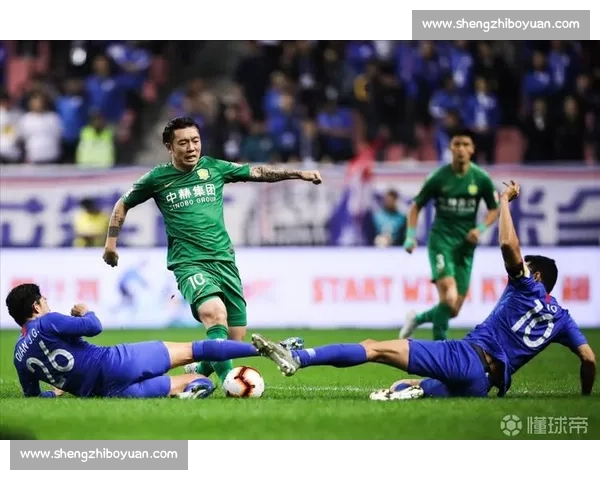 上海申鑫主场迎战广州恒大中超新老势力正面碰撞焦点之战一触即发 上海申鑫主场迎战广州恒大中超新老势力正面碰撞焦点之战一触即发